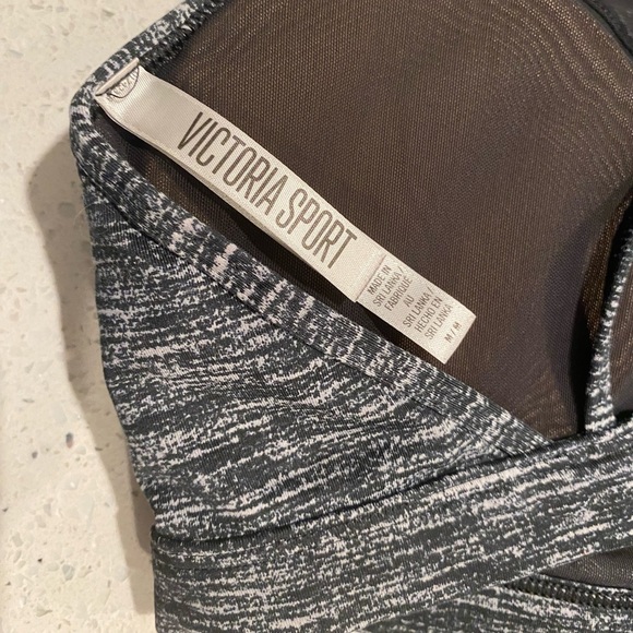 Victoria Secret Sport Black Strappy Sports Bra - Picture 2 of 4